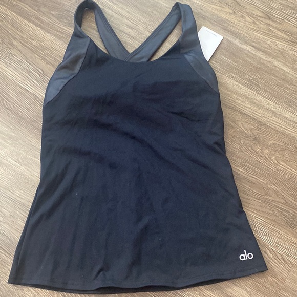 ALO Yoga | Tops | Alo Sports Tank | Poshmark